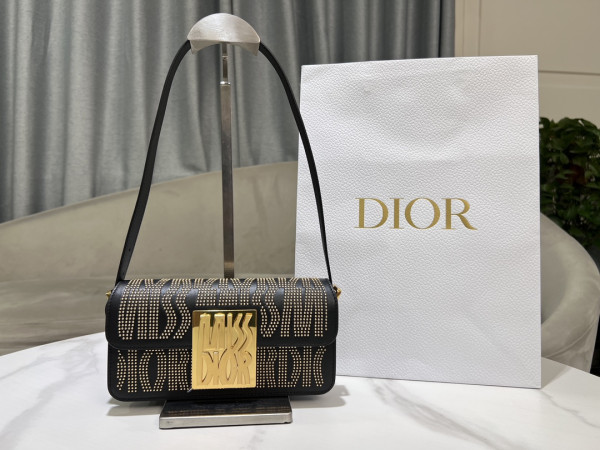 miss D*or flap bag