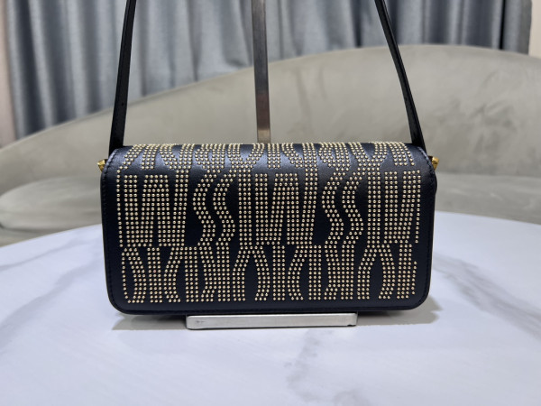 miss D*or flap bag