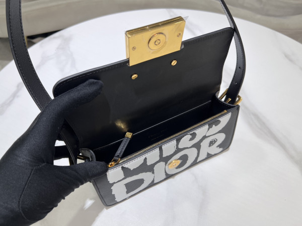 miss D*or flap bag