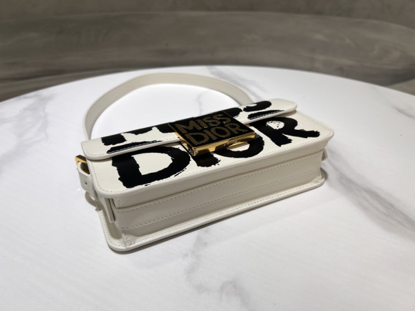 miss D*or flap bag
