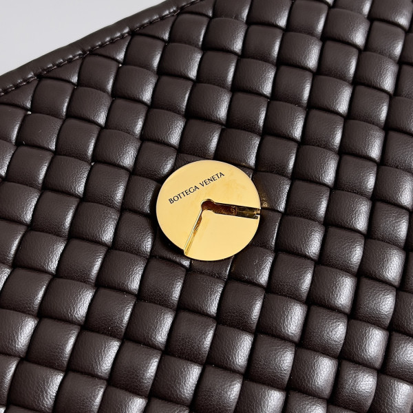 Bo*te*ga ve*ne*ta patti top handle bag