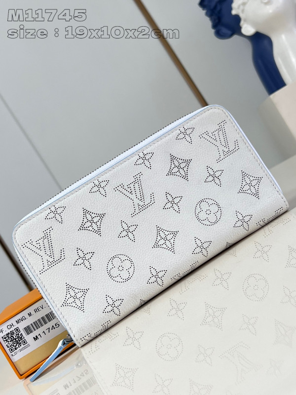 l**is V*t*n zippy wallet-10*20*2 cm