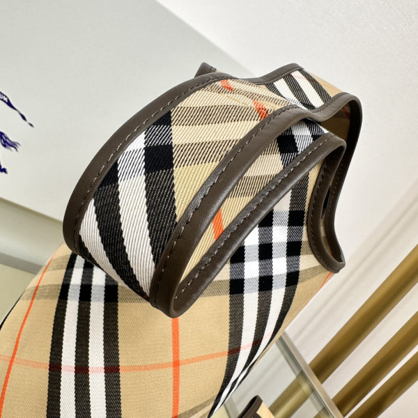 B**rry small check shoulder bag