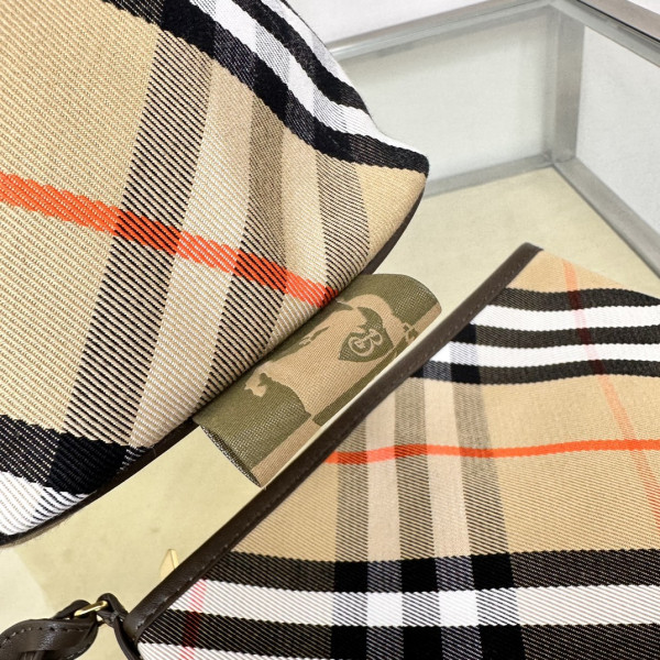 B**rry small check shoulder bag