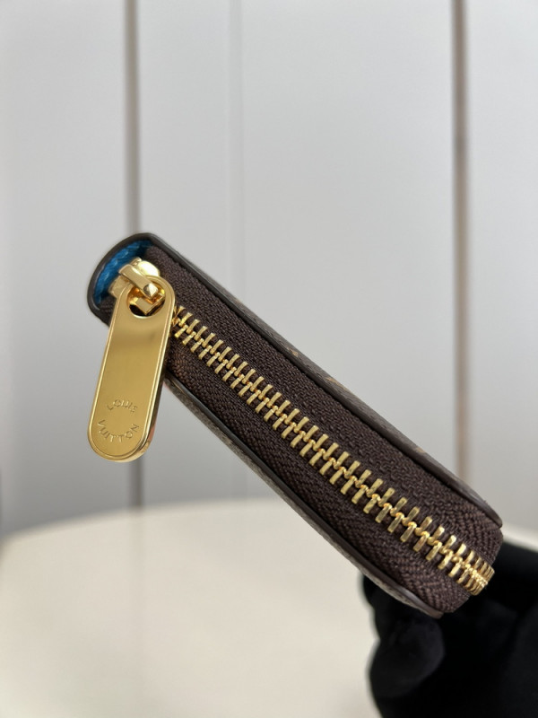l**is V*t*n zippy wallet
